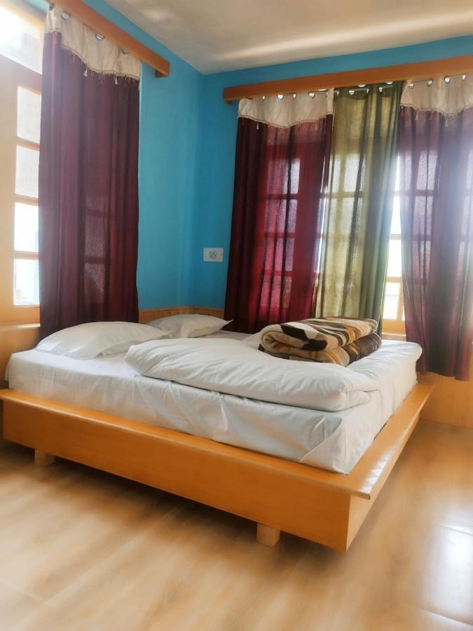 Woods Inn Mountain View Manali ภายนอก รูปภาพ